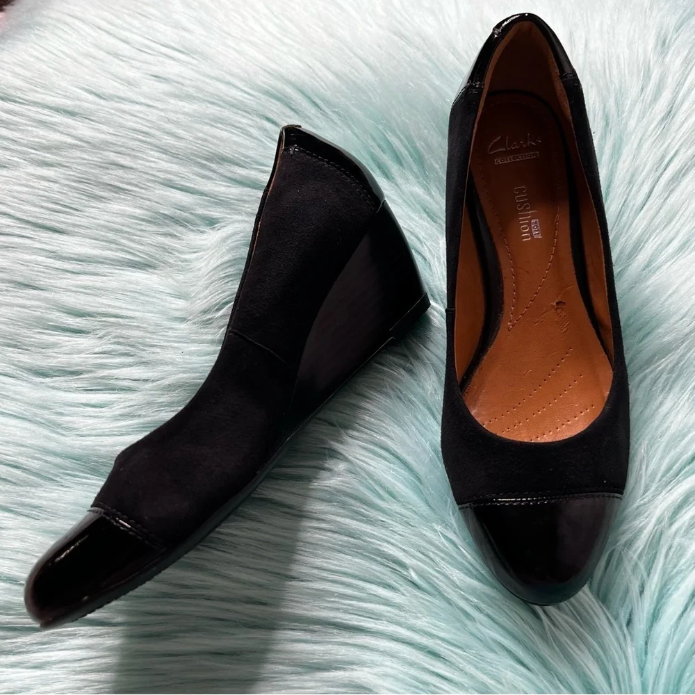 Clarks Black SUEDE & PATENT LEATHER Cap Toe Soft Cushion Low Wedges Women's 6